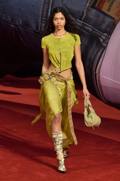 Look 35